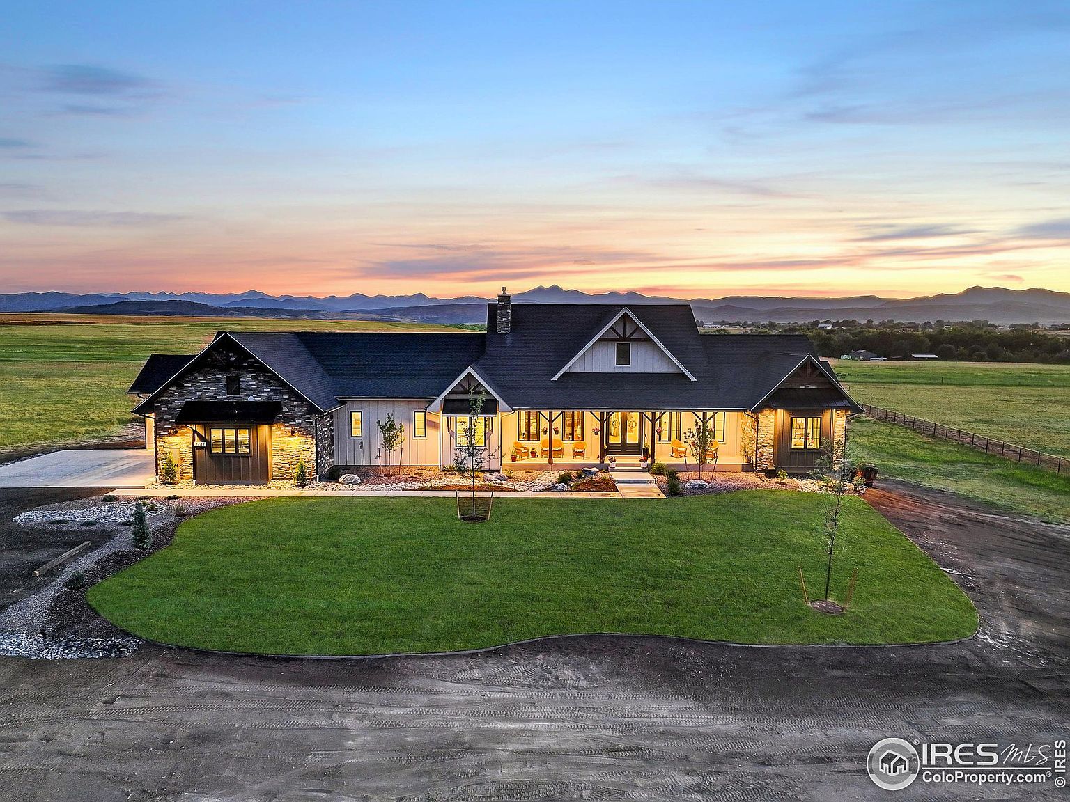アメリカ通販ファッション 2147 Zillow | 80513 CO Berthoud, Rd, River Mountain 洋書
