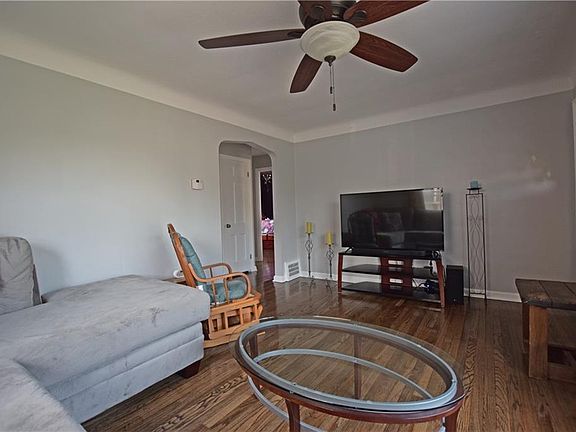 5th image of 6300 Delora Ave