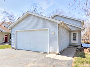 34804 N Oden Ave, Ingleside, IL 60041