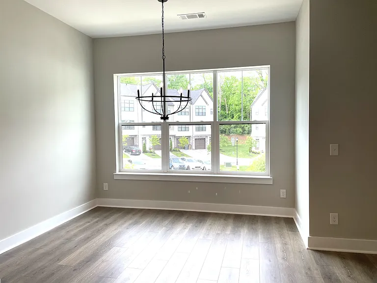 224 Stonecrest Cir — Photo 8