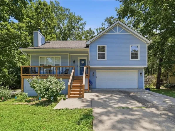 403 Woodland Ave, Smithville, MO 64089