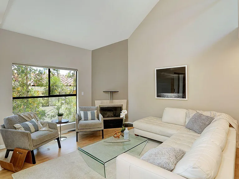 1235 Yale St #2 — Photo 6