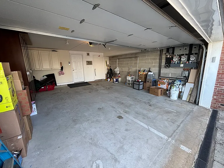 89 W Palisades Blvd #1 — Photo 21
