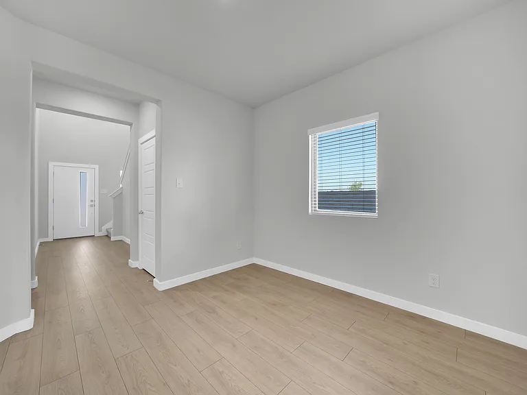 305 Millwood Ln — Photo 8