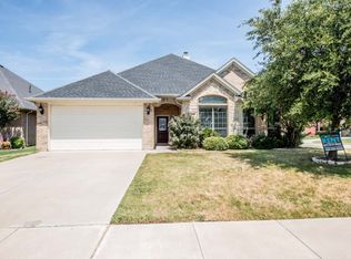 300 Merced St, Burleson, TX 76028