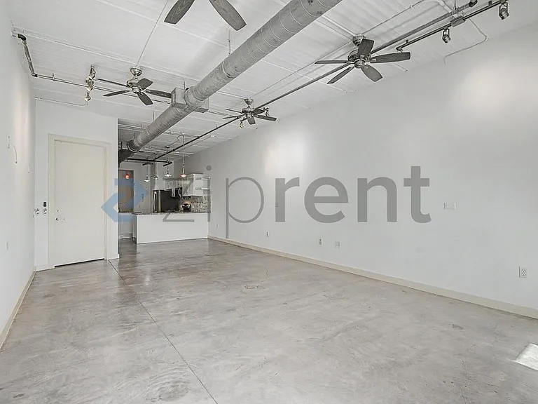 103 SE 4th Ave #203 — Photo 7