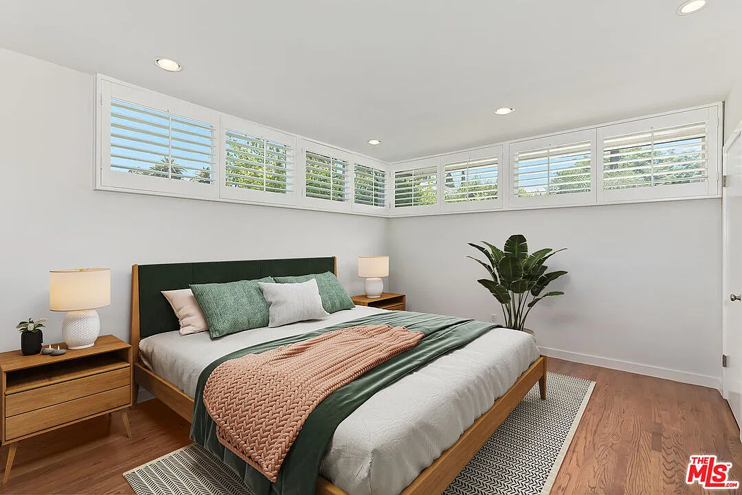 2 bed, 2.0 bath, 1103 sqft, $5,500 — Photo 4