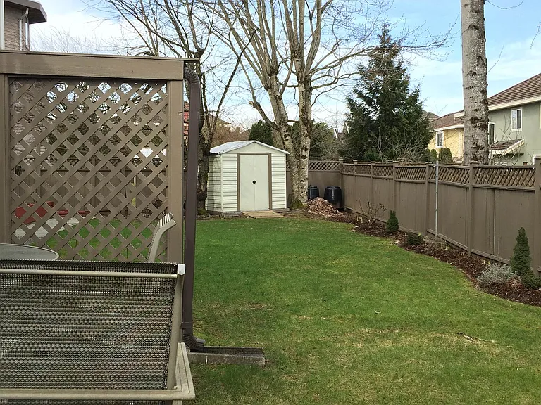 16375 Middleglen Pl #UPPER — Photo 11