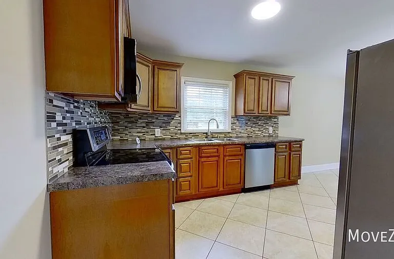 2301 Cherokee Ln — Photo 8