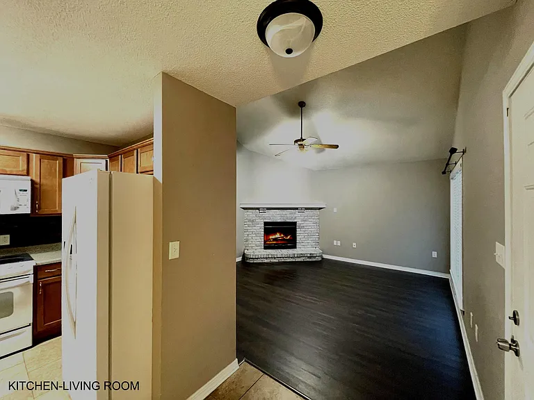 1054 Northview Dr — Photo 7