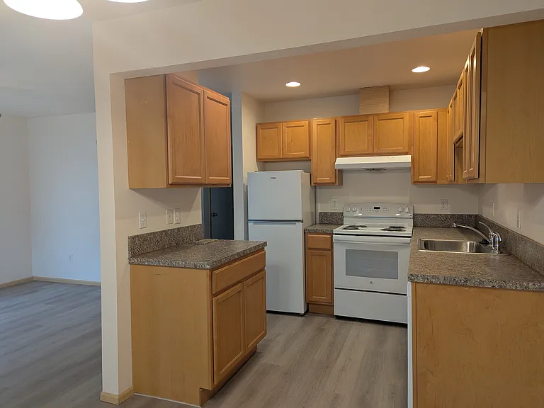 1017 Greenview Ave SW #104 — Photo 7