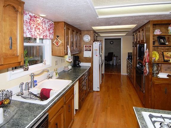 Kitchen Spacious