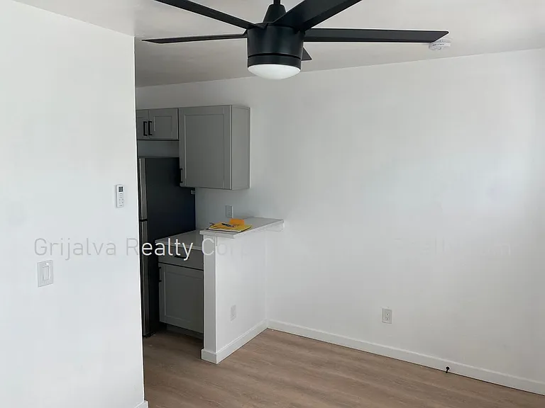 1030 Lee — Photo 4