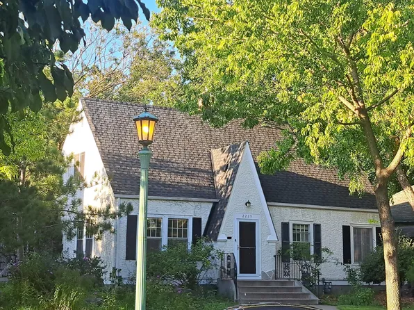 2229 Doswell Ave, Saint Paul, MN 55108