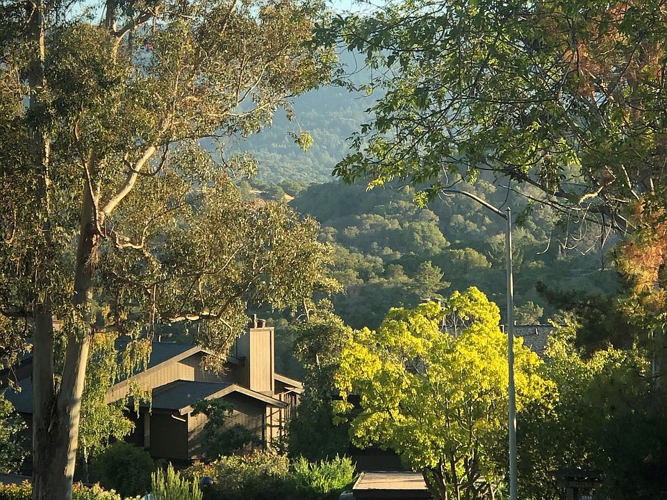View west from La Mesa Drive