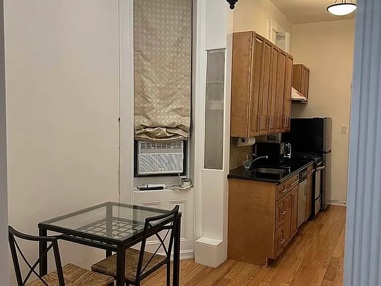 322 E 85th St #1-A — Photo 3