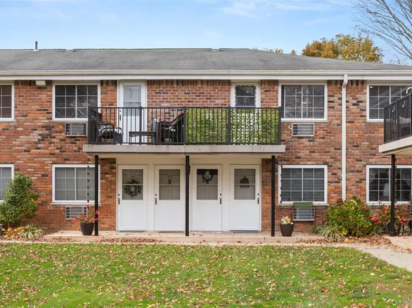 60 Jervis Avenue #60, Farmingdale, NY 11735