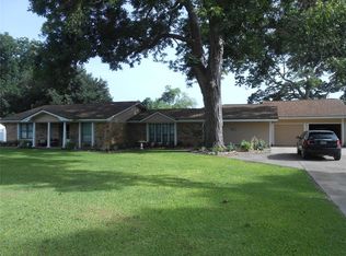 306 Neal Rd, Wharton, TX 77488