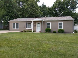 5420 Vermont St SW, Cedar Rapids, IA 52404