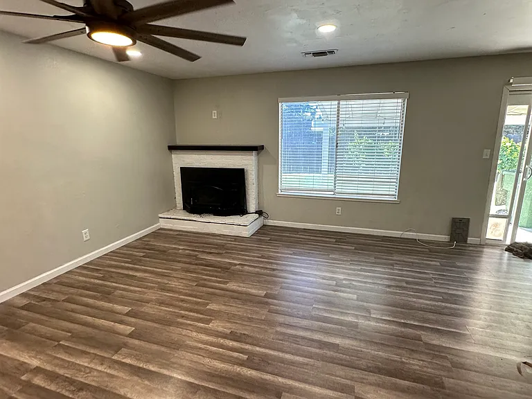 621 Tammi Way — Photo 8