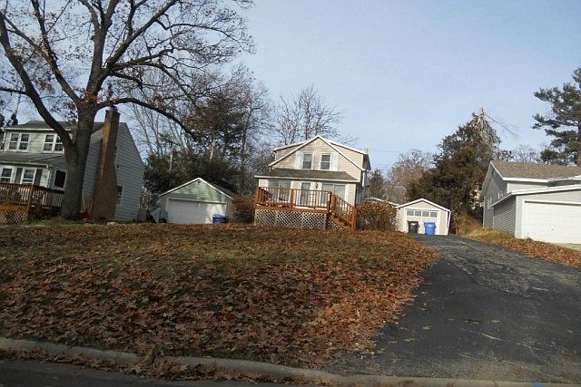 2nd image of 5806 Roosevelt St