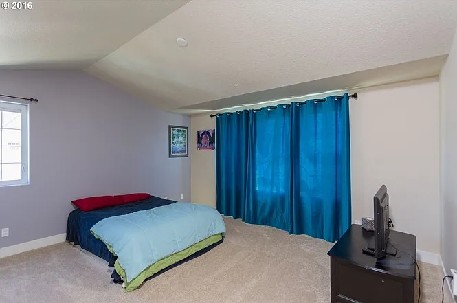 7697 NE Prefontaine St — Photo 12