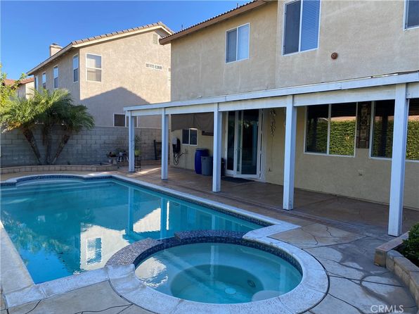 7092 Julian Ln, Fontana, CA 92336