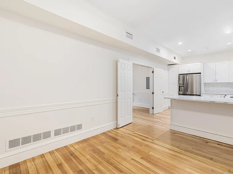 54 Sutton St #3 — Photo 8