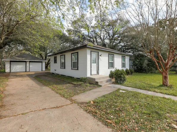 422 19th Ave N, Texas City, TX 77590