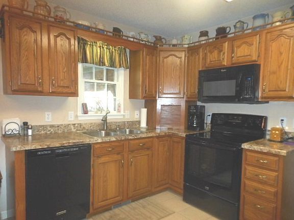 5th image of 2600 Malibu Dr