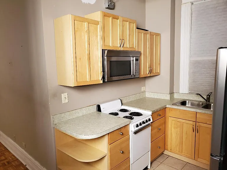 2800 N Pine Grove Ave #G — Photo 4