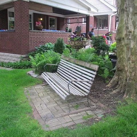 2825 Glenmore Ave — Photo 2