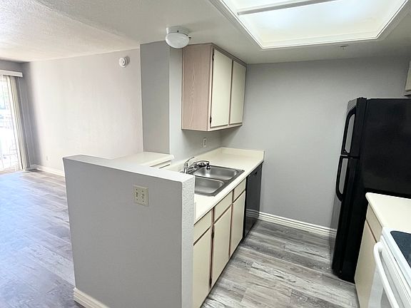 4th image of 3550 Bay Sands Dr Unit 0