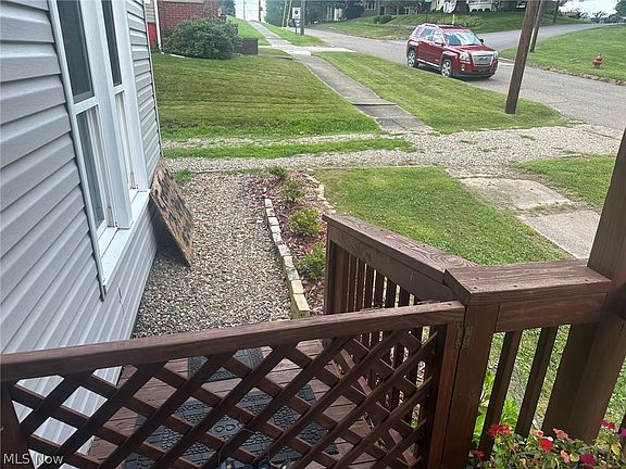 4th image of 214 Charleston St