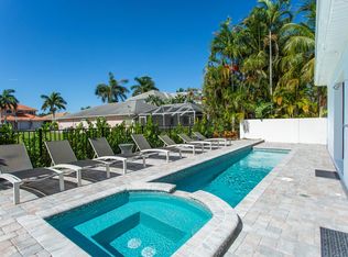 588 111th Ave N, Naples, FL 34108
