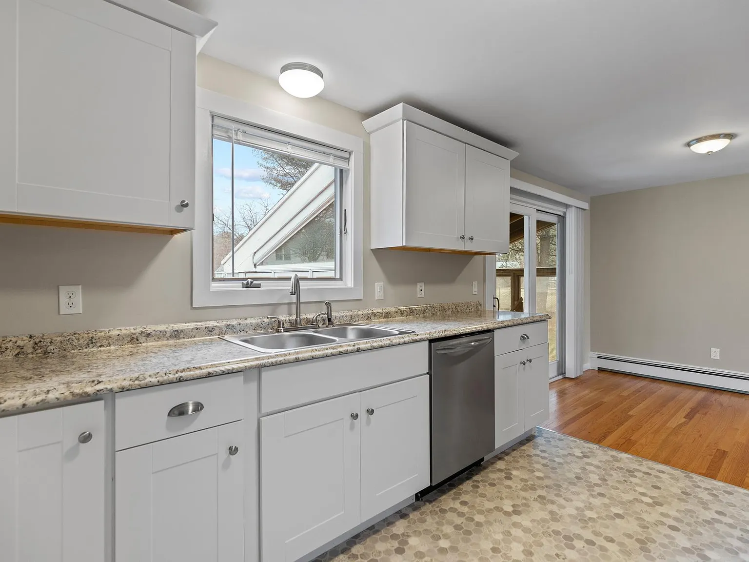 16 Jewett Rd — Photo 3