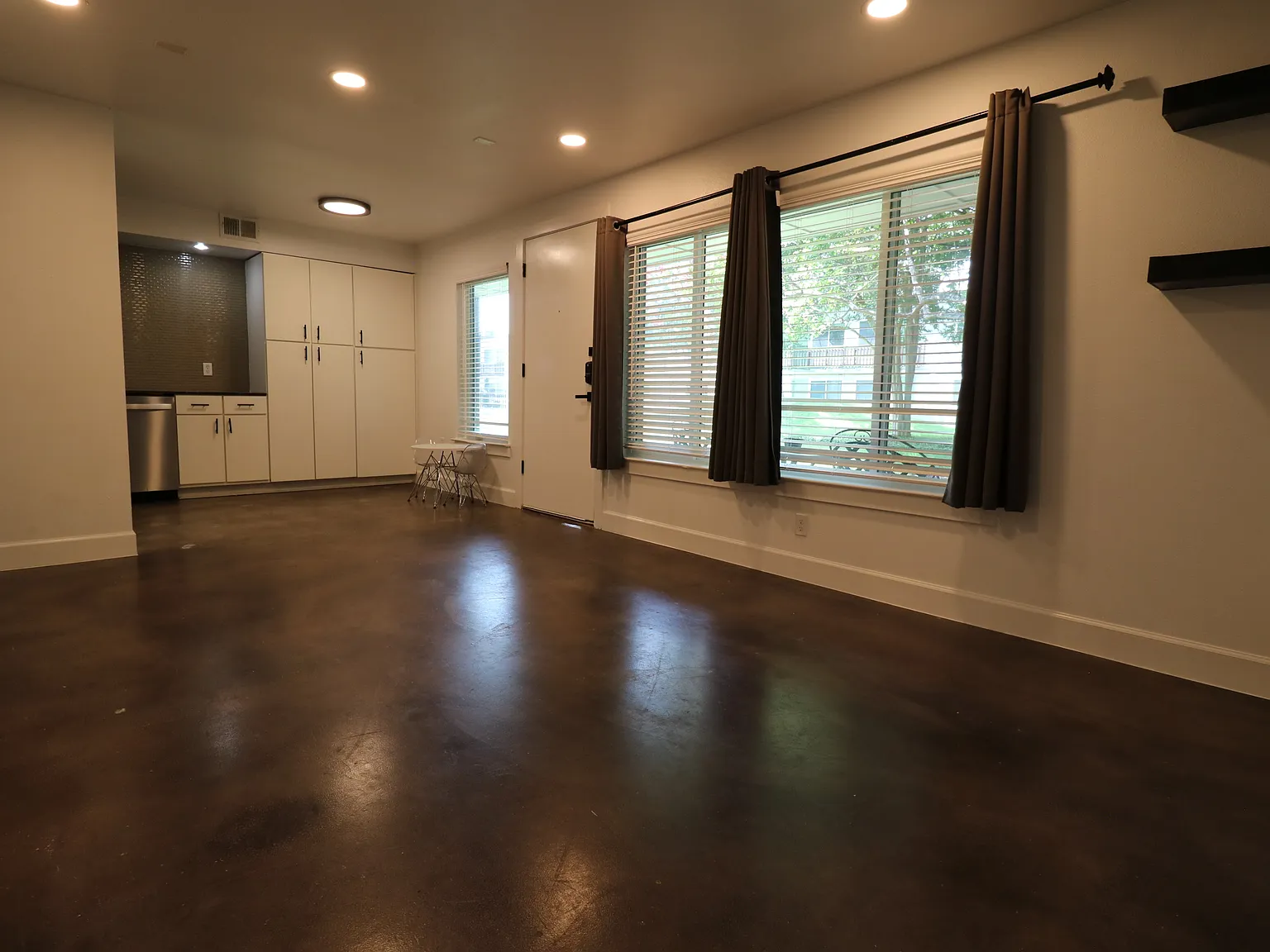 2 bed, 903 sqft, $1,649 — Photo 4