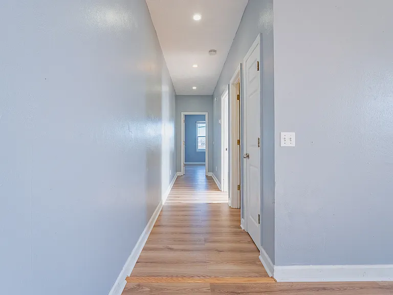 237 Benton St #201 — Photo 6