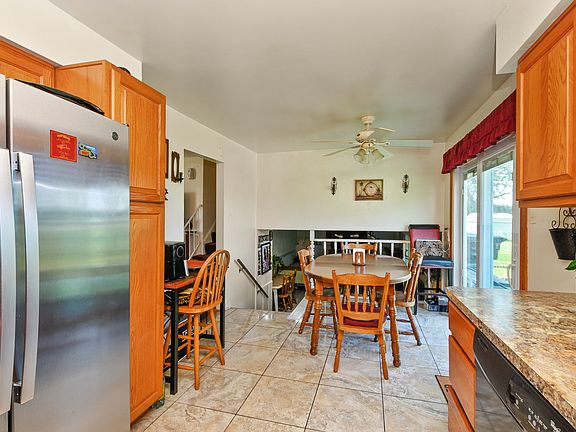 5th image of 17464 Park Ln