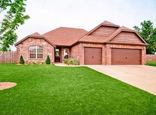 1404 SW Summerfield Ave, Bentonville, AR 72712