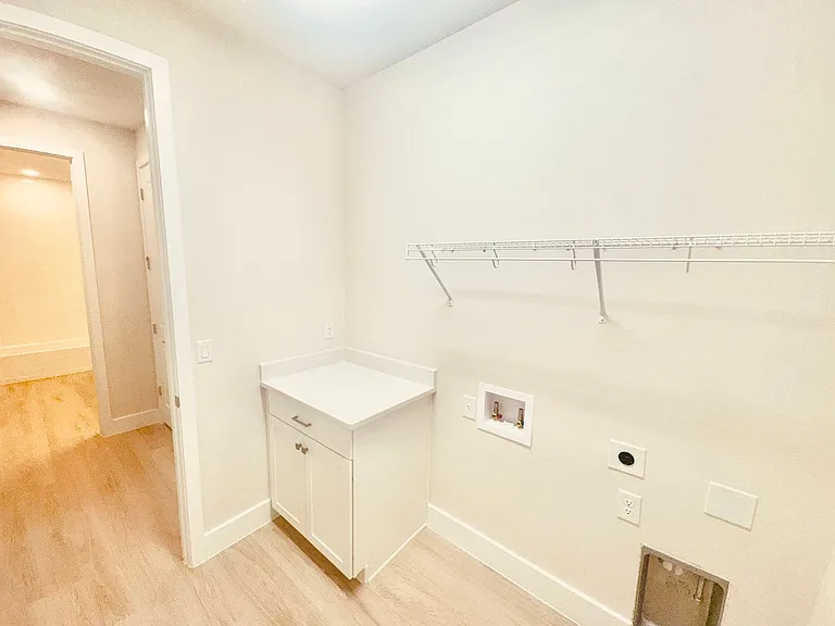 8538 Rocard Ct — Photo 32