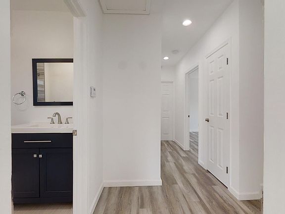 4th image of 455 W Hillsdale St