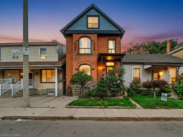 23 Oak Ave, Hamilton, ON L8L 5M7