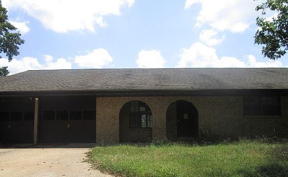 1st image of 5032 N Fm 225