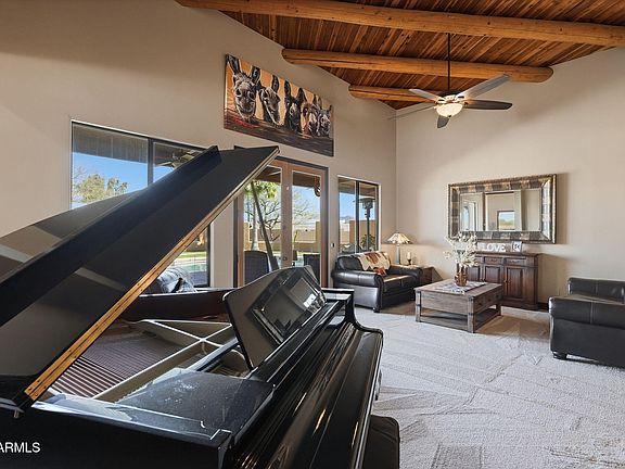 2nd image of 1114 E Carlise Road