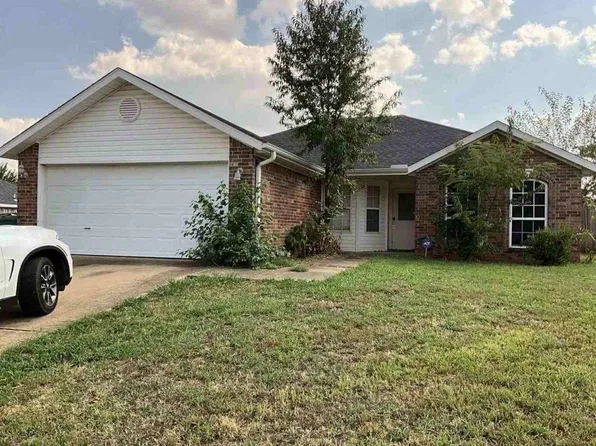 1081 Bliss St, Centerton, AR 72719