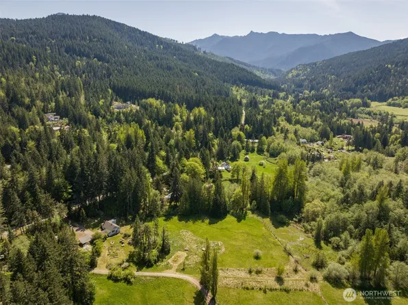 2252 Black Diamond Road, Port Angeles, WA 98363
