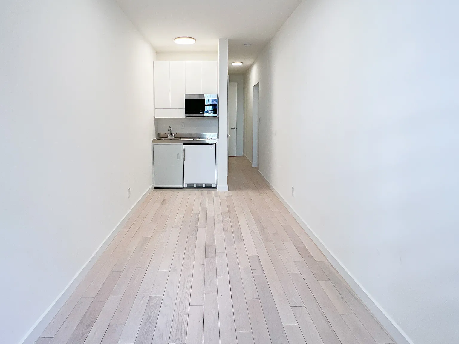 206 West 21st Street — Photo 2