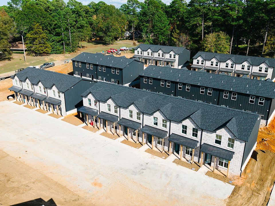 1st image of Lionel Ave