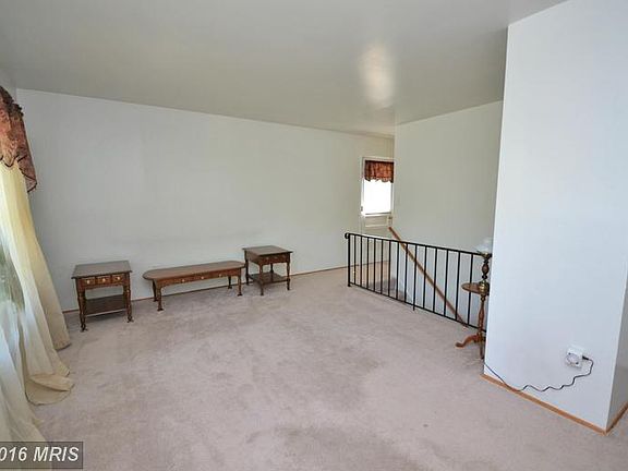 5th image of 9823 Lomond Dr